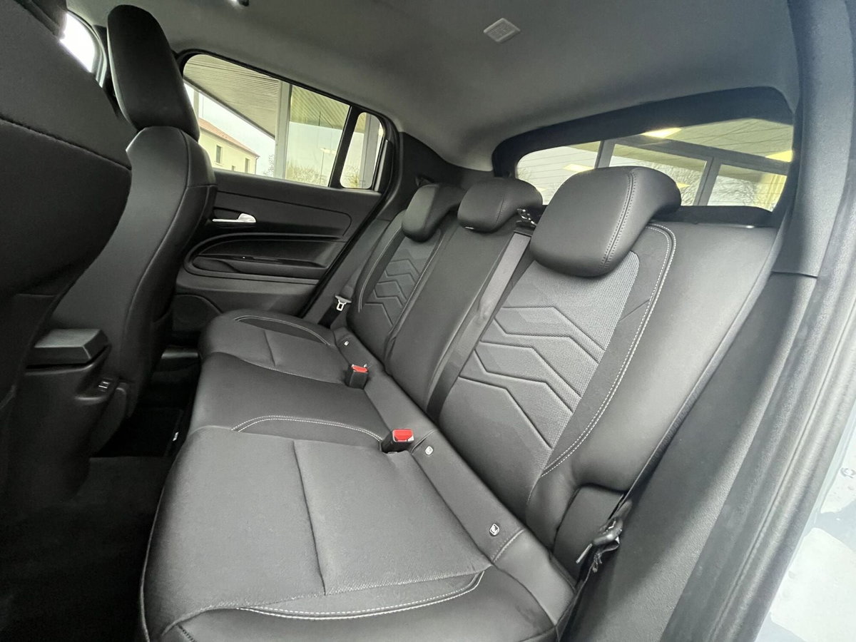 Jeep Avenger 1.2 turbo e-hybrid mhev Summit fwd 110cv edct6 (9)