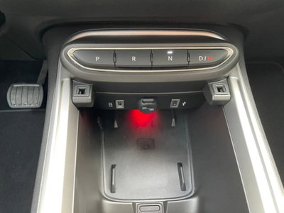 Jeep Avenger 1.2 turbo e-hybrid mhev Summit fwd 110cv edct6 (12)