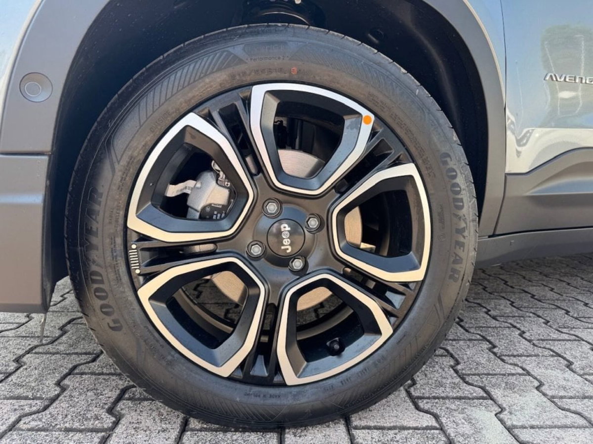 Jeep Avenger 1.2 turbo e-hybrid mhev Summit fwd 110cv edct6 (15)