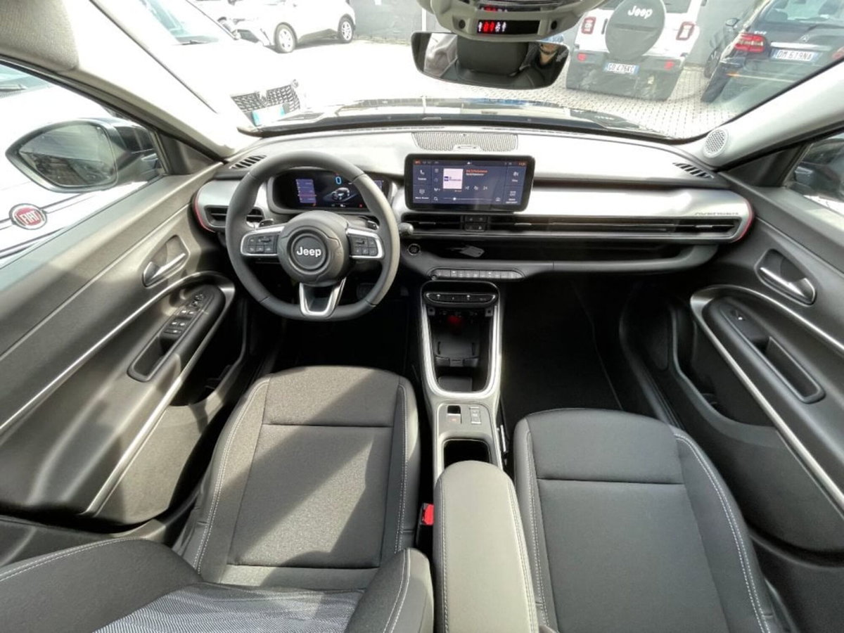 Jeep Avenger 1.2 turbo e-hybrid mhev Summit fwd 110cv edct6 (7)