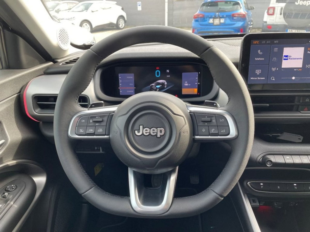 Jeep Avenger 1.2 turbo e-hybrid mhev Summit fwd 110cv edct6 (8)