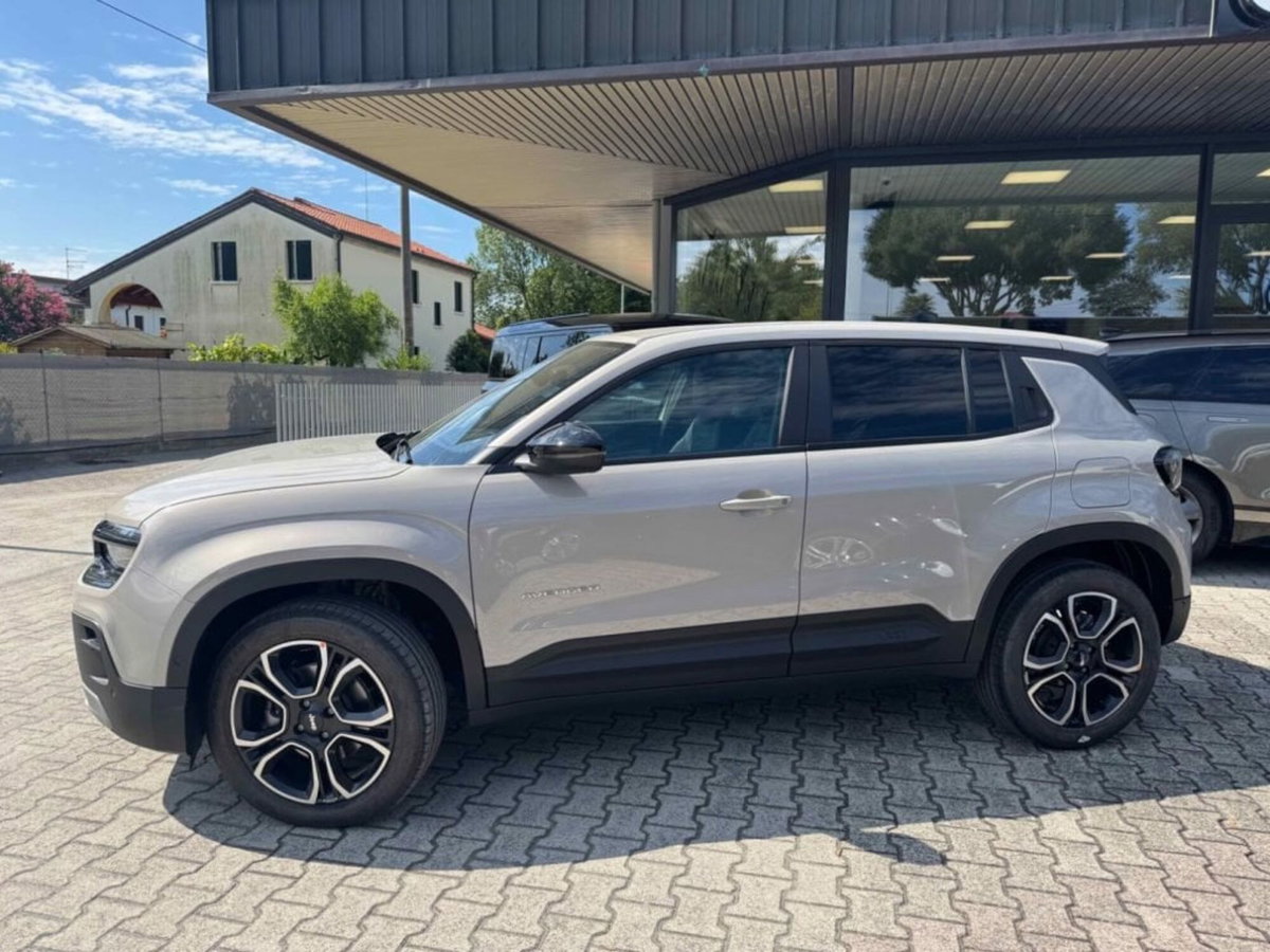 Jeep Avenger 1.2 turbo e-hybrid mhev Summit fwd 110cv edct6 (3)