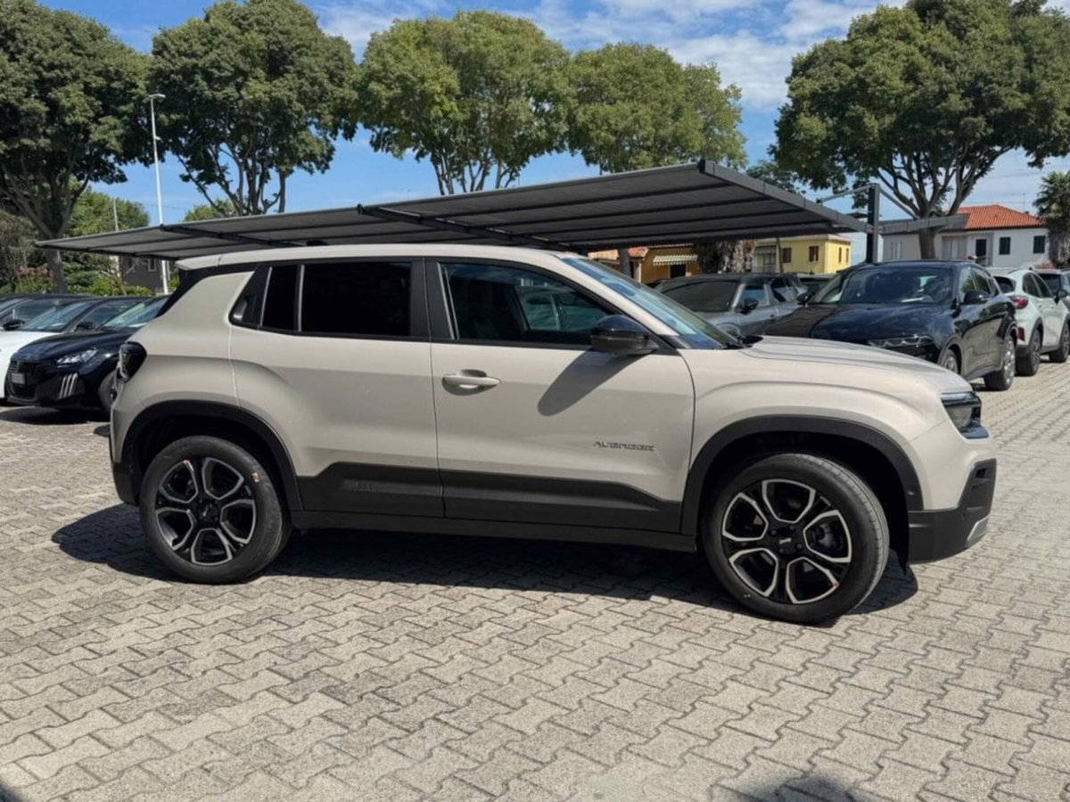 Jeep Avenger 1.2 turbo e-hybrid mhev Summit fwd 110cv edct6 (5)