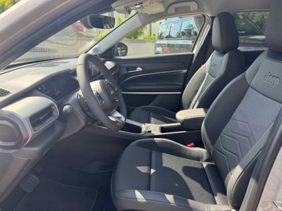 Jeep Avenger 1.2 turbo e-hybrid mhev Summit fwd 110cv edct6 (9)