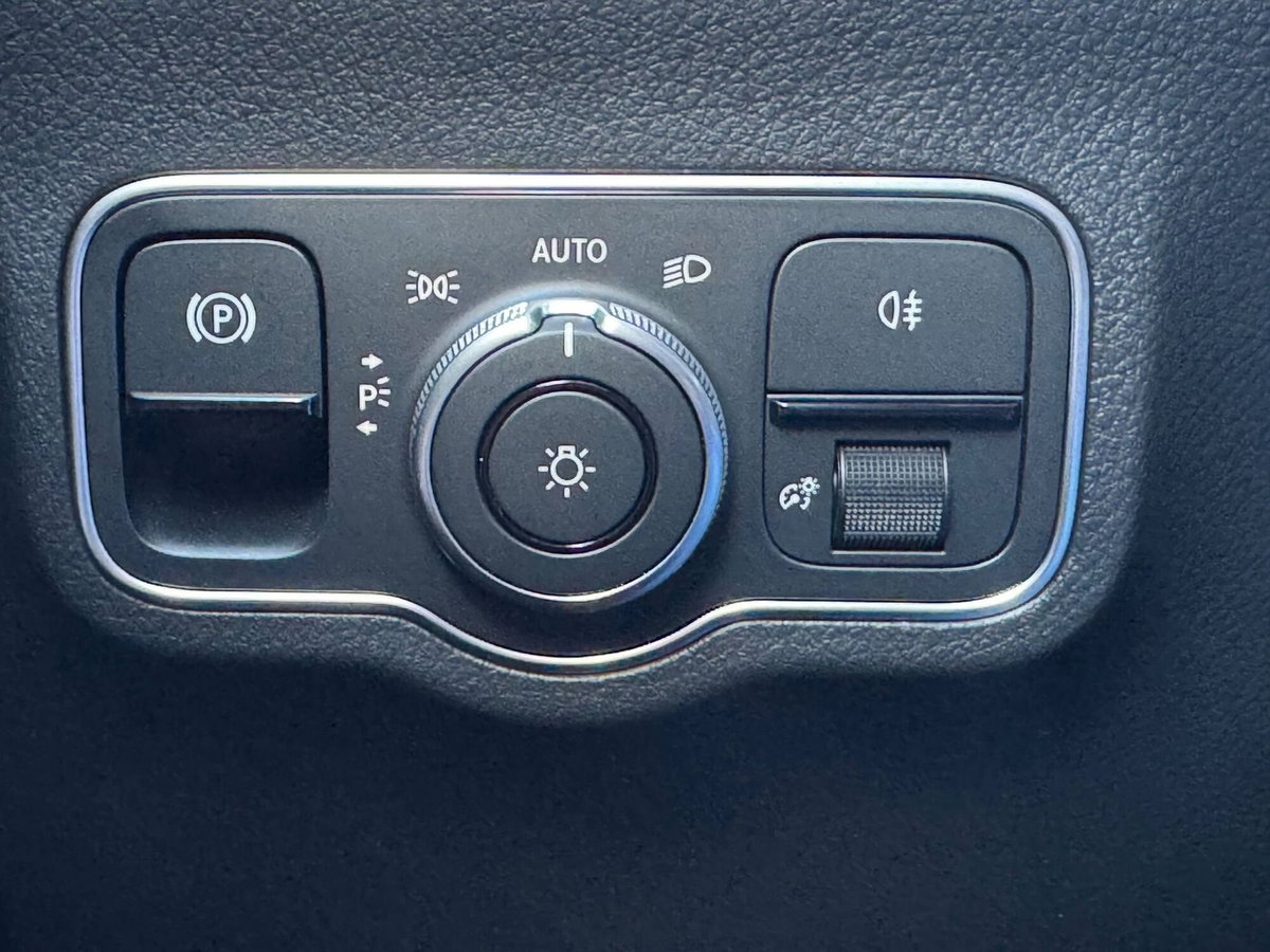 Mercedes-Benz GLA SUV 180 d AMG Line Premium Plus auto (18)