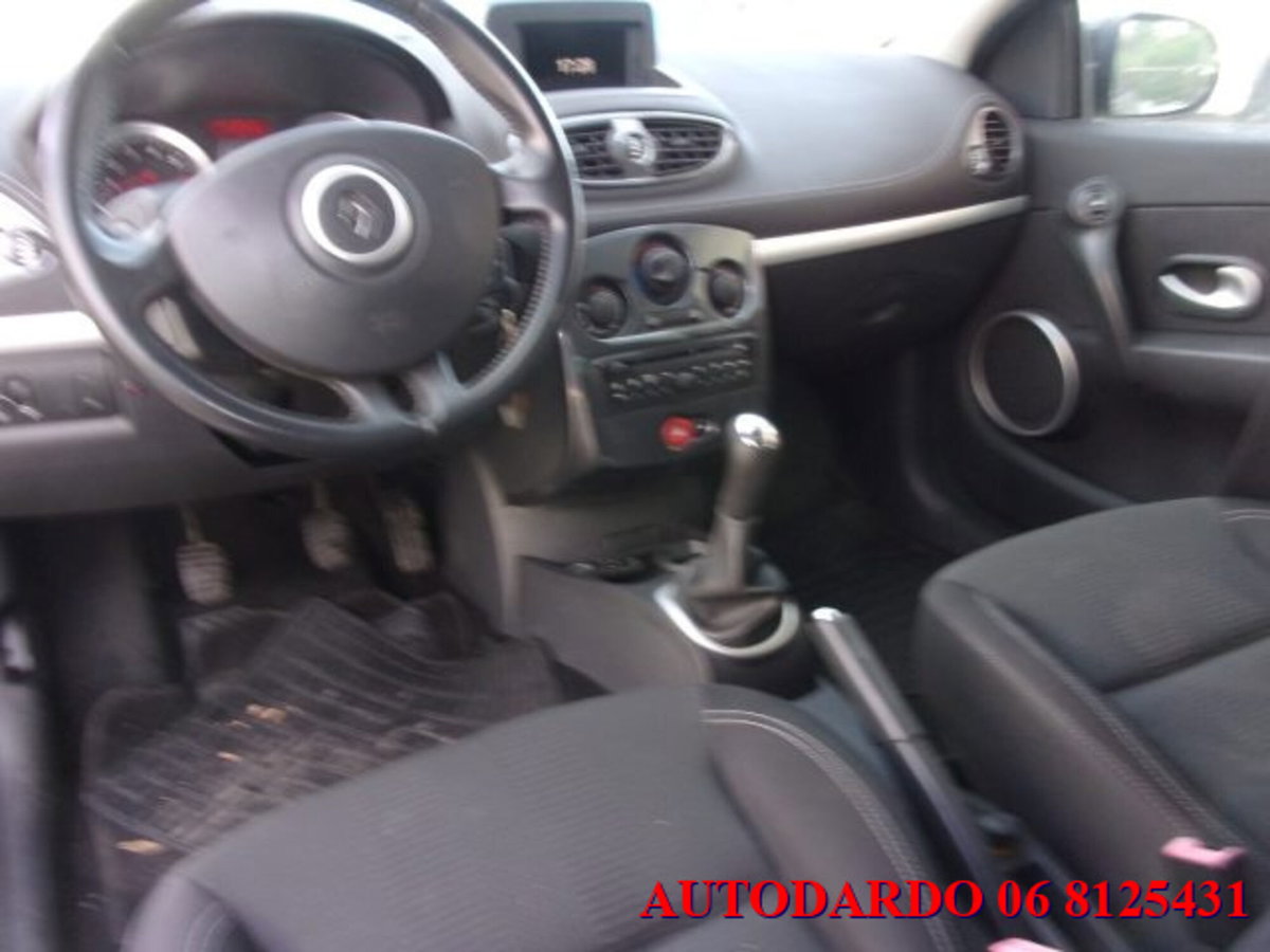 Renault Clio SporTour 1.2 16V TCE 100CV SporTour Dynamique (13)