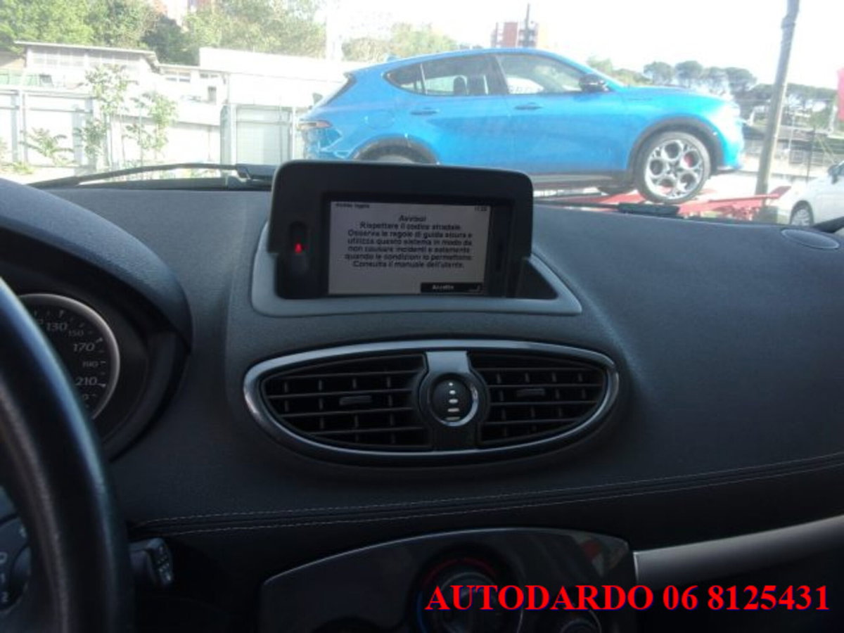 Renault Clio SporTour 1.2 16V TCE 100CV SporTour Dynamique (16)