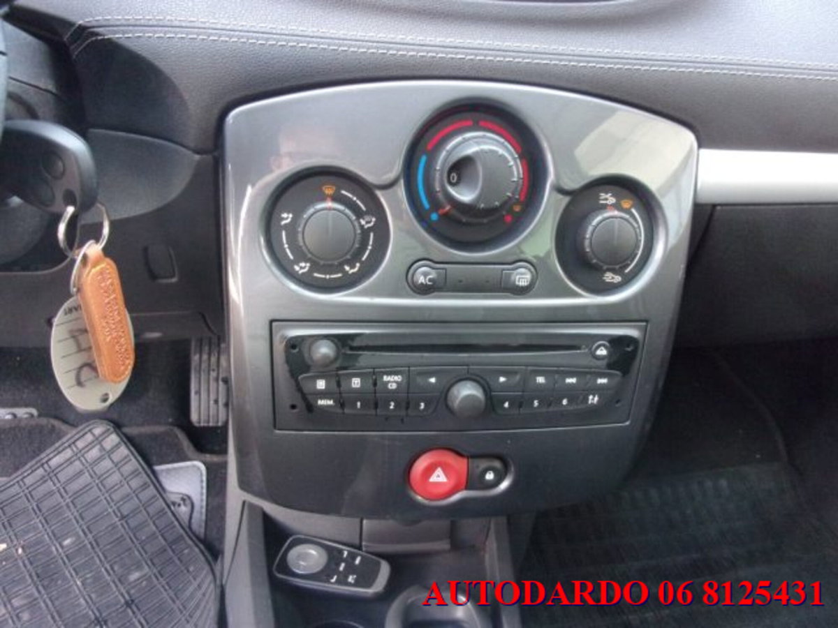 Renault Clio SporTour 1.2 16V TCE 100CV SporTour Dynamique (17)