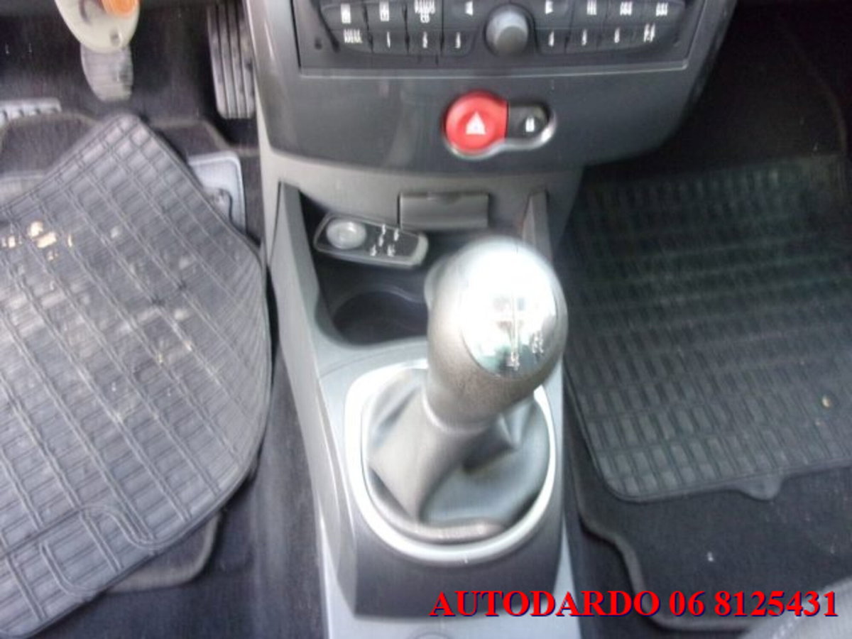 Renault Clio SporTour 1.2 16V TCE 100CV SporTour Dynamique (18)