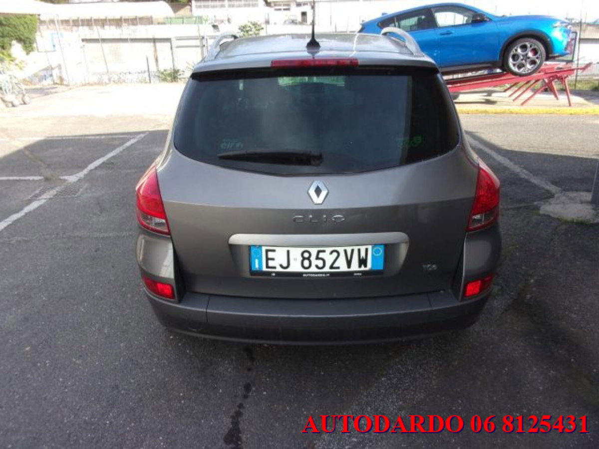 Renault Clio SporTour 1.2 16V TCE 100CV SporTour Dynamique (2)