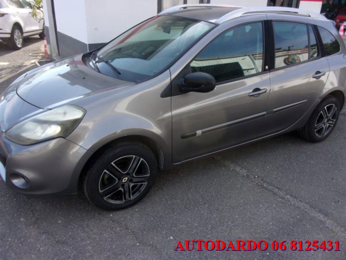 Renault Clio SporTour 1.2 16V TCE 100CV SporTour Dynamique (7)
