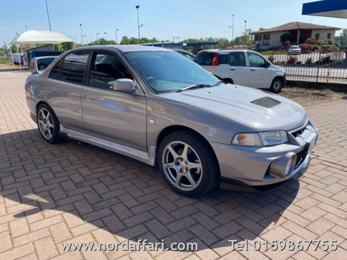Mitsubishi Lancer 2.0 16V 4p. 4WD Evolution IX GSR (8)
