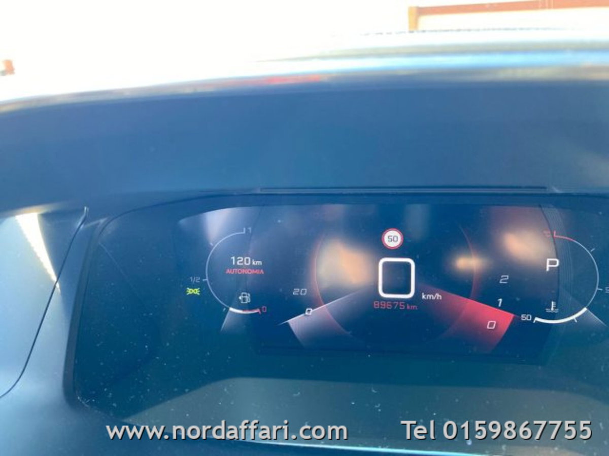 Peugeot 208 PureTech 130 Stop&Start EAT8 5 porte GT Pack (9)