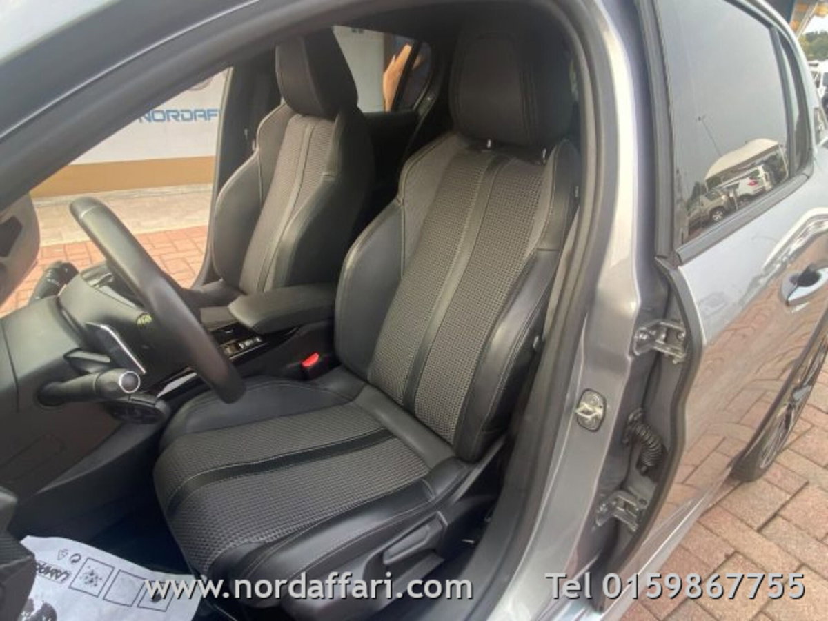 Peugeot 208 PureTech 130 Stop&Start EAT8 5 porte GT Pack (18)