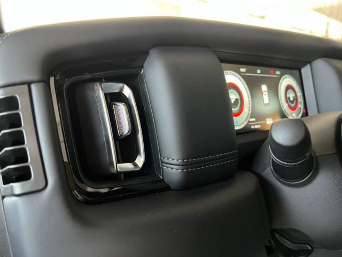 Emc 212 212 2.0 tgdi Officer 4wd 8at (18)