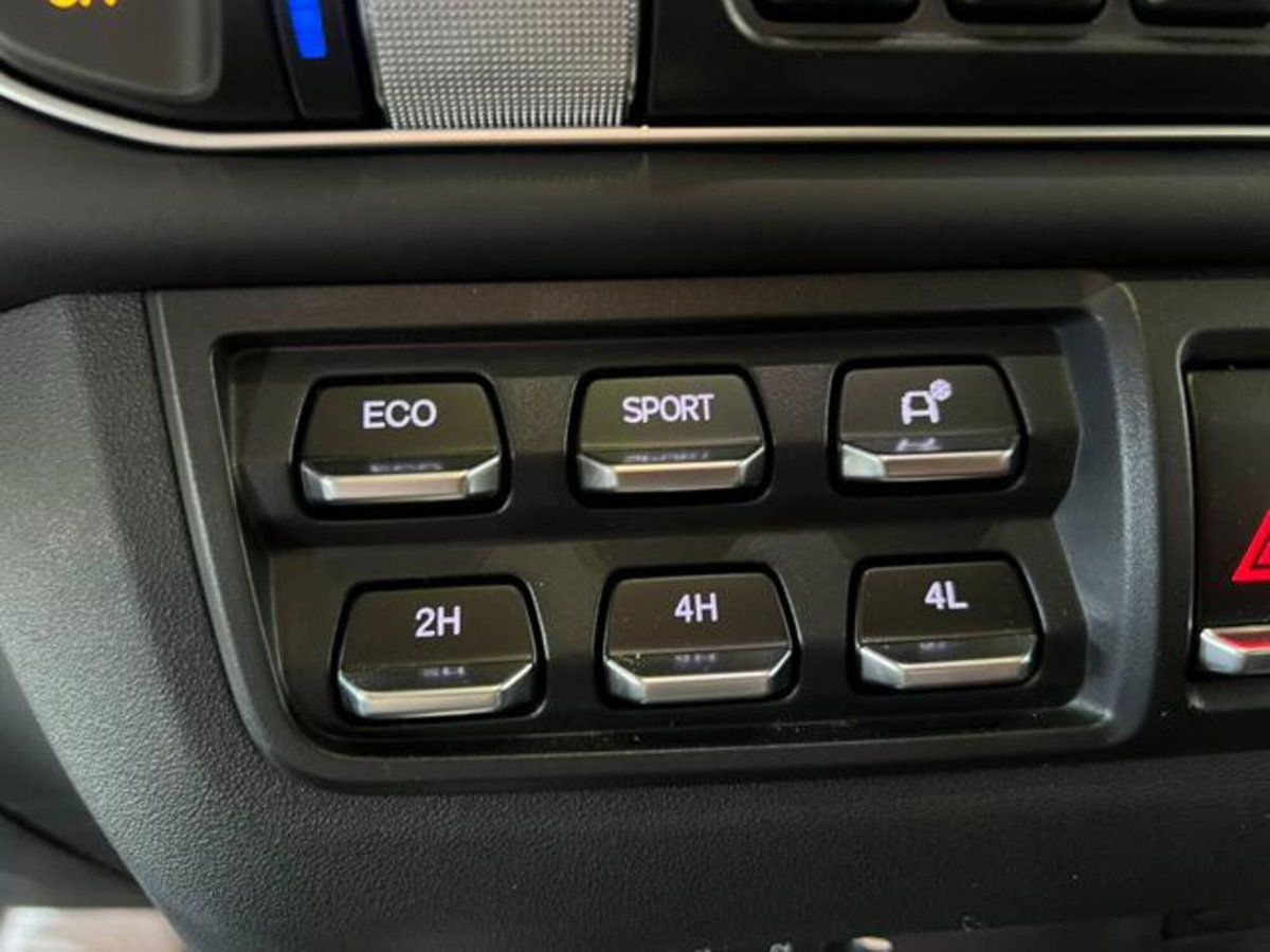 Emc 212 212 2.0 tgdi Officer 4wd 8at (15)