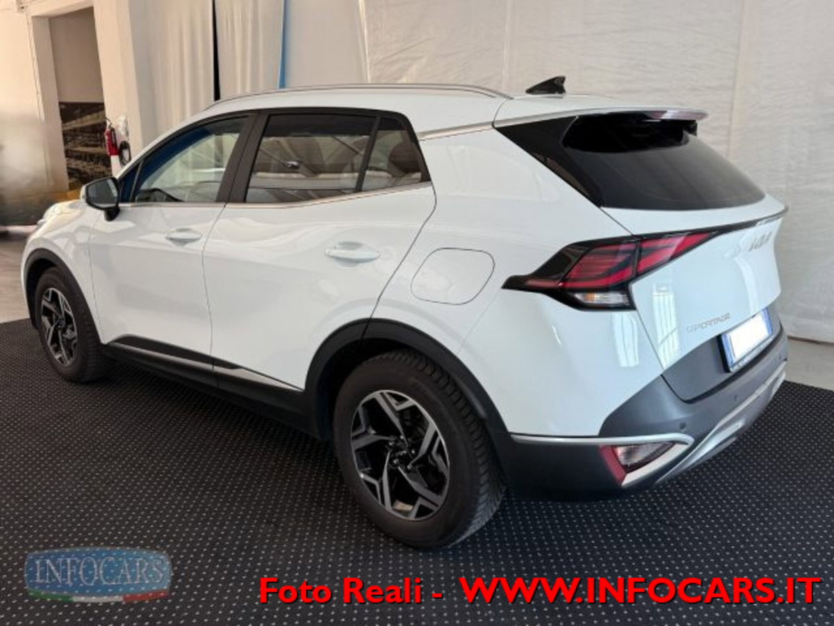 Kia Sportage 1.6 crdi mhev Business dct (2)