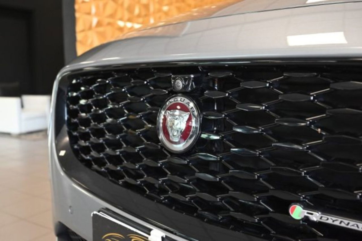 Jaguar E-Pace 2.0d i4 mhev R-Dynamic HSE awd 204cv auto (13)