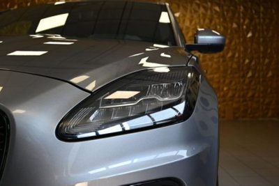 Jaguar E-Pace 2.0d i4 mhev R-Dynamic HSE awd 204cv auto (15)