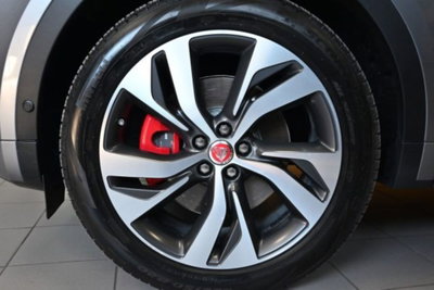 Jaguar E-Pace 2.0d i4 mhev R-Dynamic HSE awd 204cv auto (16)