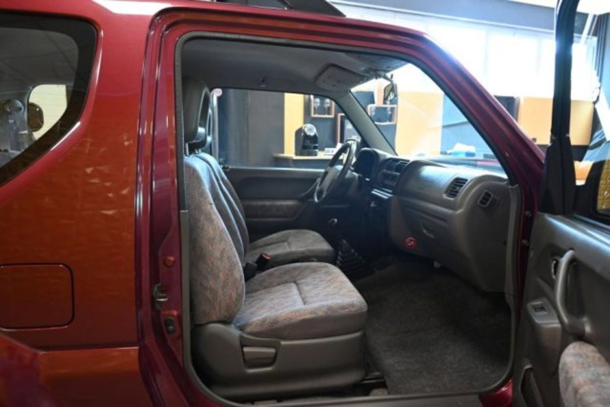 Suzuki Jimny 1.3 4WD Evolution (9)