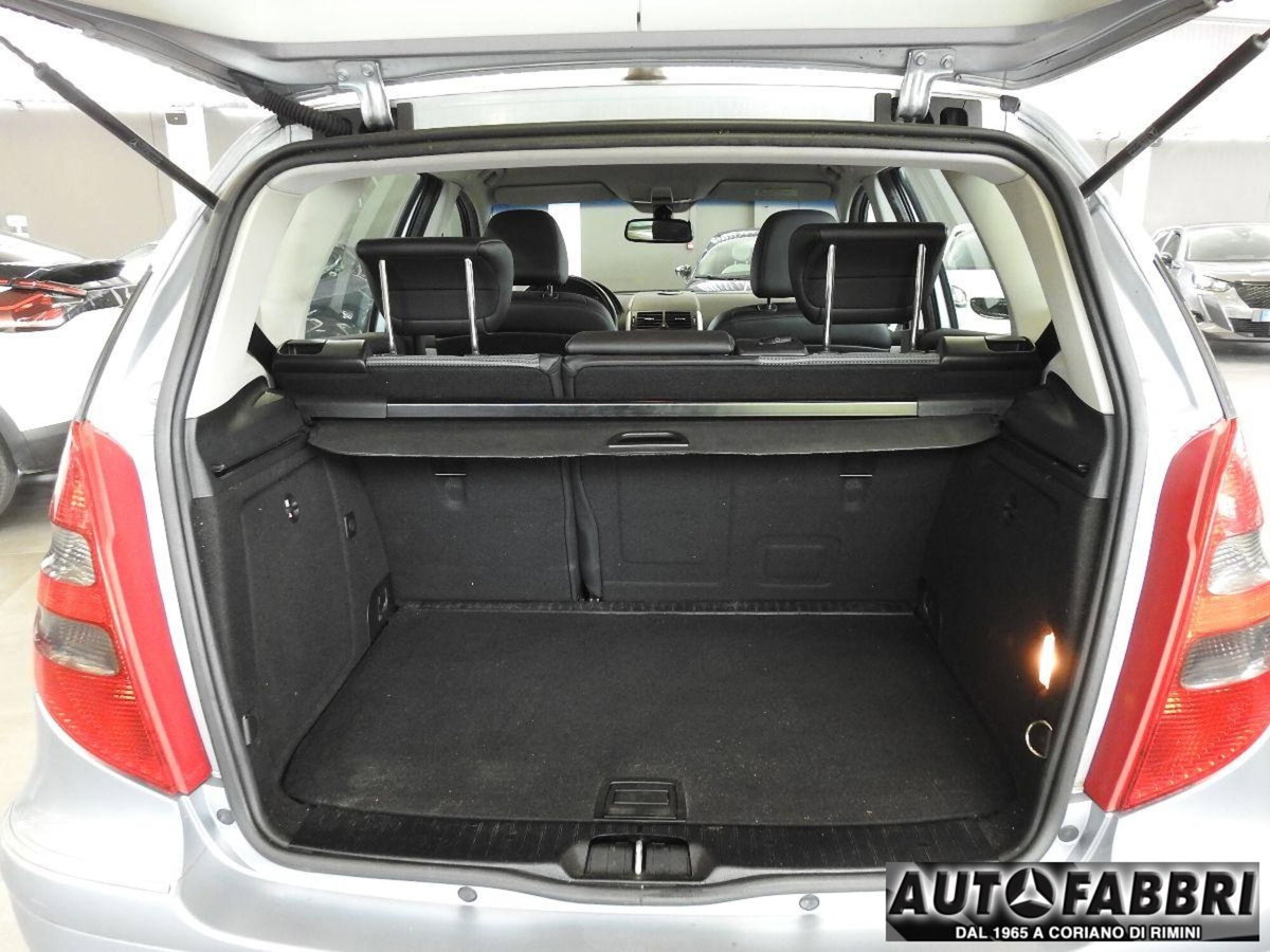 Mercedes-Benz Classe A 180 CDI Avantgarde (13)