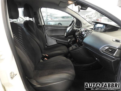 Lancia Ypsilon 1.2 69 CV 5 porte Gold (12)