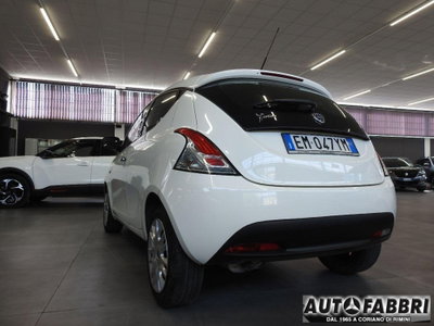 Lancia Ypsilon 1.2 69 CV 5 porte Gold (3)