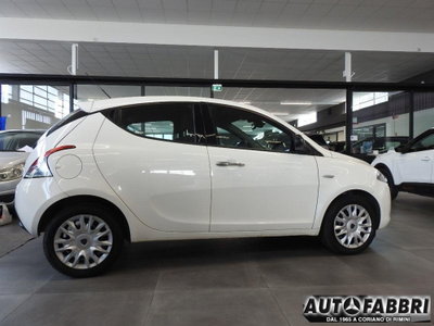 Lancia Ypsilon 1.2 69 CV 5 porte Gold (5)