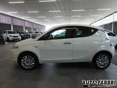 Lancia Ypsilon 1.2 69 CV 5 porte Gold (6)