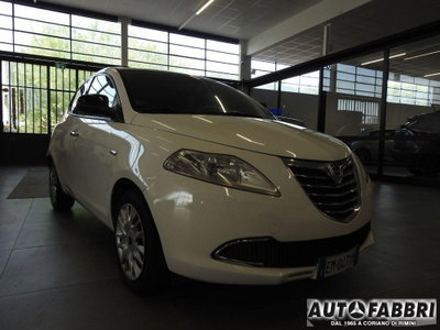 Lancia Ypsilon 1.2 69 CV 5 porte Gold (7)