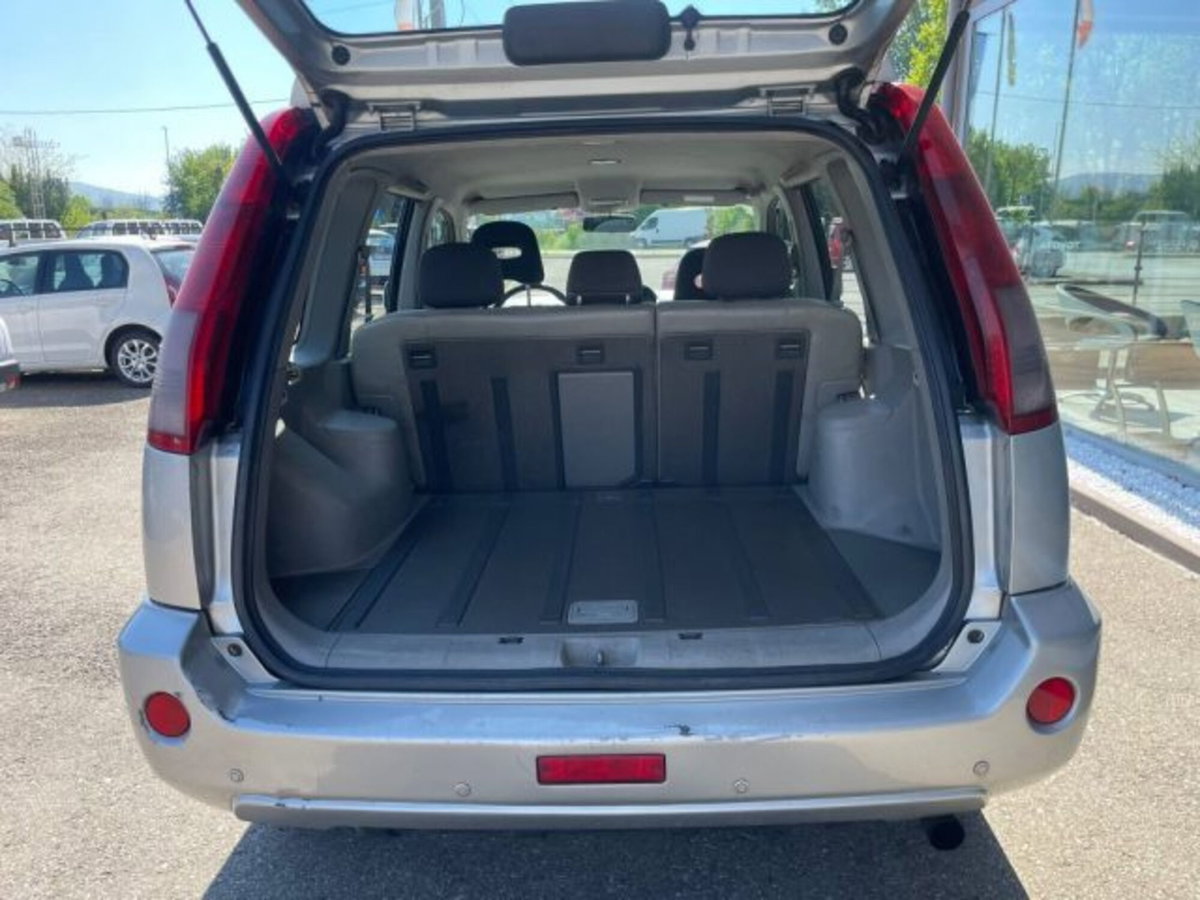 Nissan X-Trail 2.2 dCi Elegance (11)