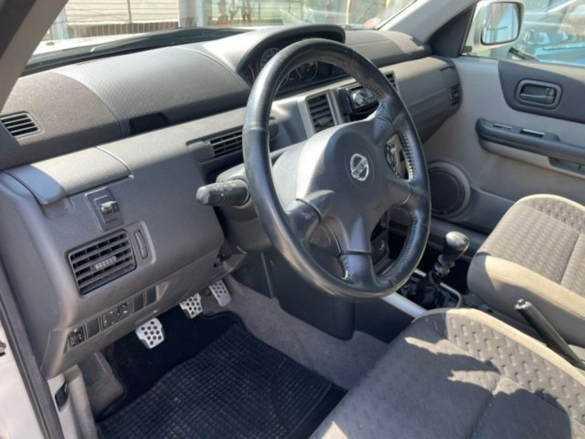 Nissan X-Trail 2.2 dCi Elegance (14)