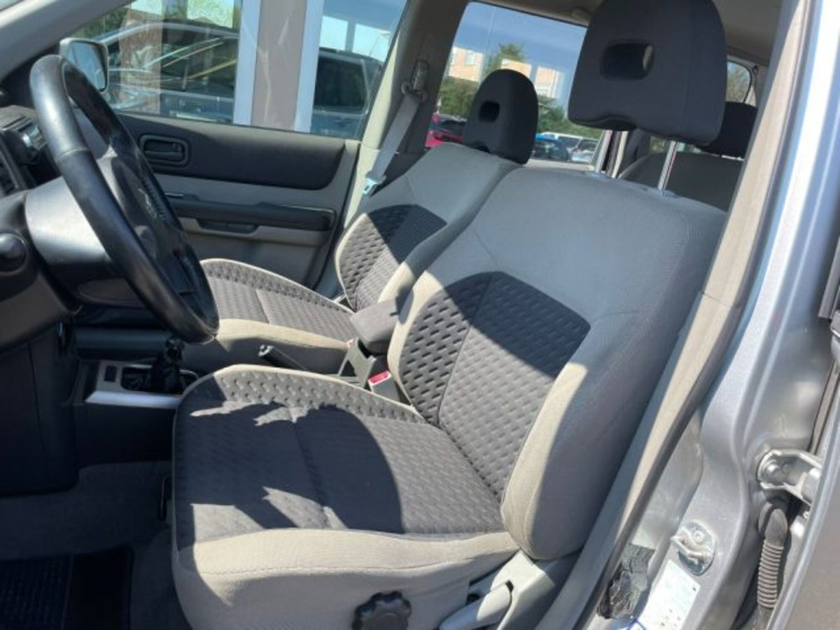 Nissan X-Trail 2.2 dCi Elegance (15)