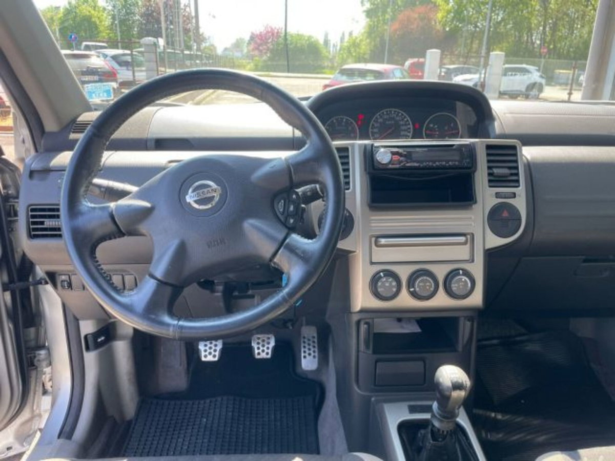 Nissan X-Trail 2.2 dCi Elegance (17)