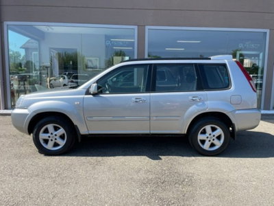 Nissan X-Trail 2.2 dCi Elegance (2)