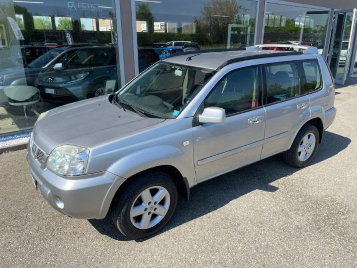Nissan X-Trail 2.2 dCi Elegance (4)