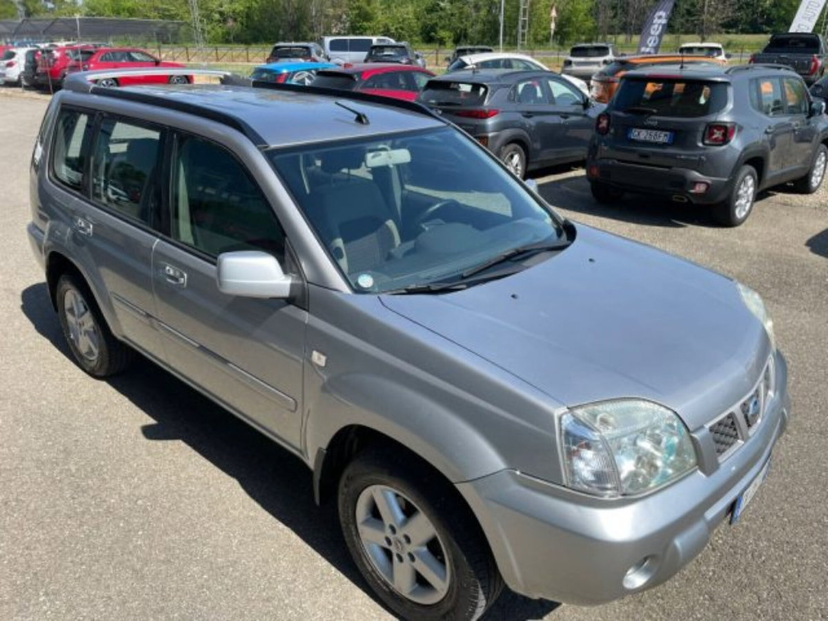 Nissan X-Trail 2.2 dCi Elegance (6)