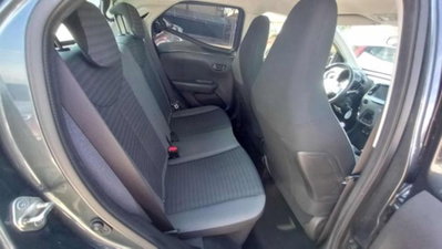 Toyota Aygo 1.0 VVT-i 72 CV 5 porte x-play (12)