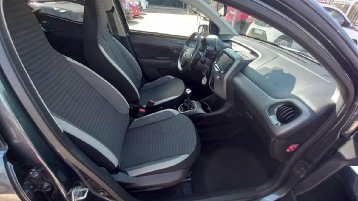 Toyota Aygo 1.0 VVT-i 72 CV 5 porte x-play (13)