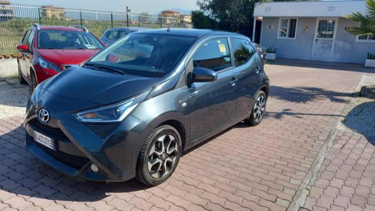 Toyota Aygo 1.0 VVT-i 72 CV 5 porte x-play (3)