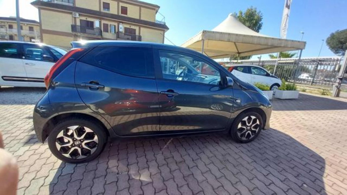 Toyota Aygo 1.0 VVT-i 72 CV 5 porte x-play (8)