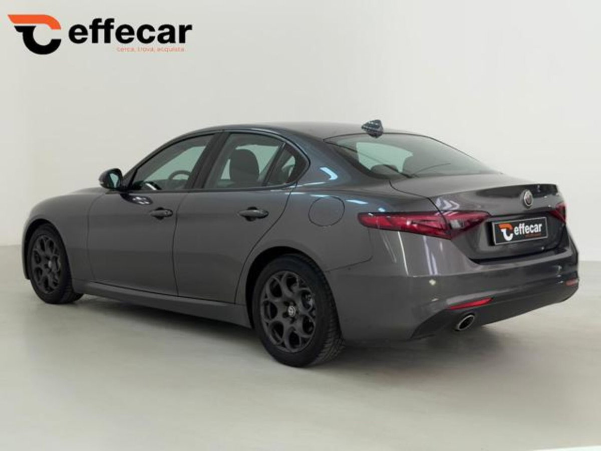 Alfa Romeo Giulia 2.2 Turbodiesel 160 CV AT8 Sprint (4)