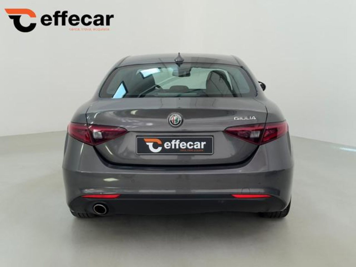 Alfa Romeo Giulia 2.2 Turbodiesel 160 CV AT8 Sprint (5)