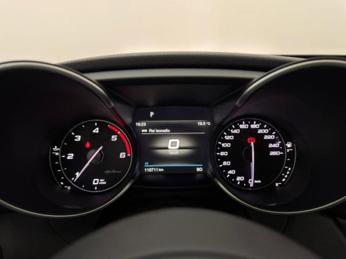 Alfa Romeo Giulia 2.2 Turbodiesel 160 CV AT8 Sprint (9)