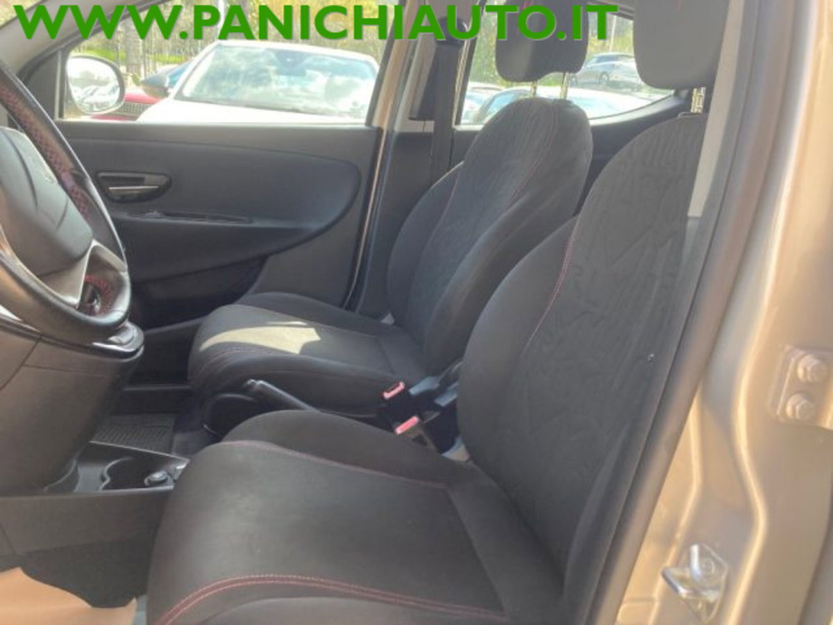 Lancia Ypsilon 0.9 TwinAir 85 CV 5 porte Metano Ecochic Silver (11)