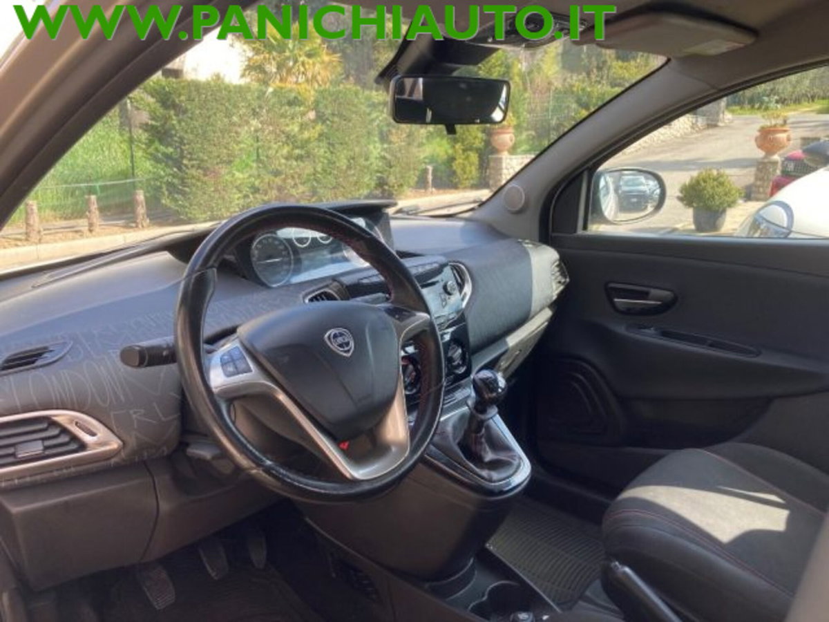 Lancia Ypsilon 0.9 TwinAir 85 CV 5 porte Metano Ecochic Silver (12)