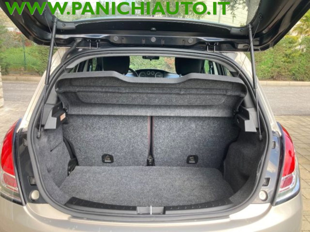 Lancia Ypsilon 0.9 TwinAir 85 CV 5 porte Metano Ecochic Silver (8)