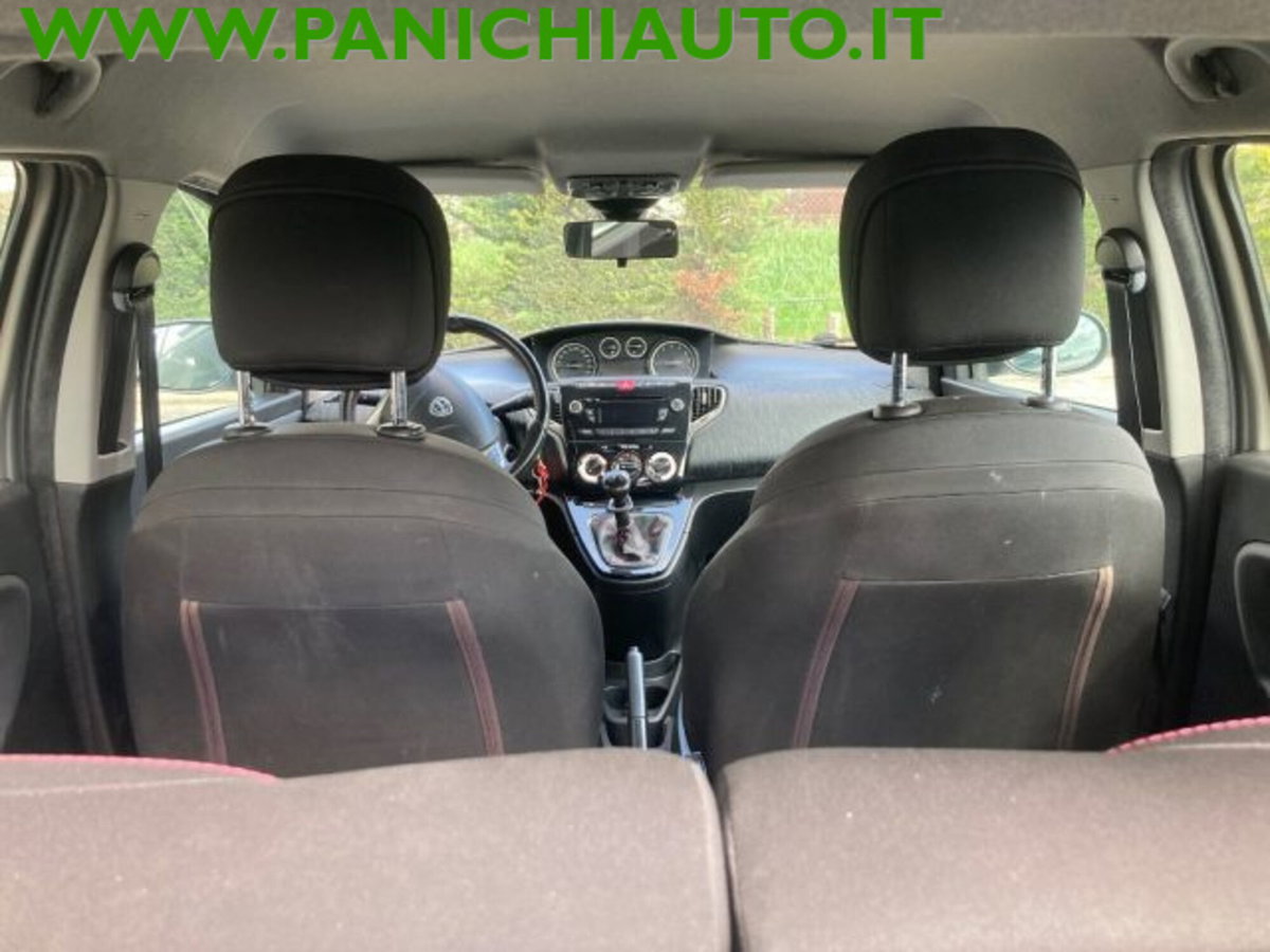 Lancia Ypsilon 0.9 TwinAir 85 CV 5 porte Metano Ecochic Silver (9)