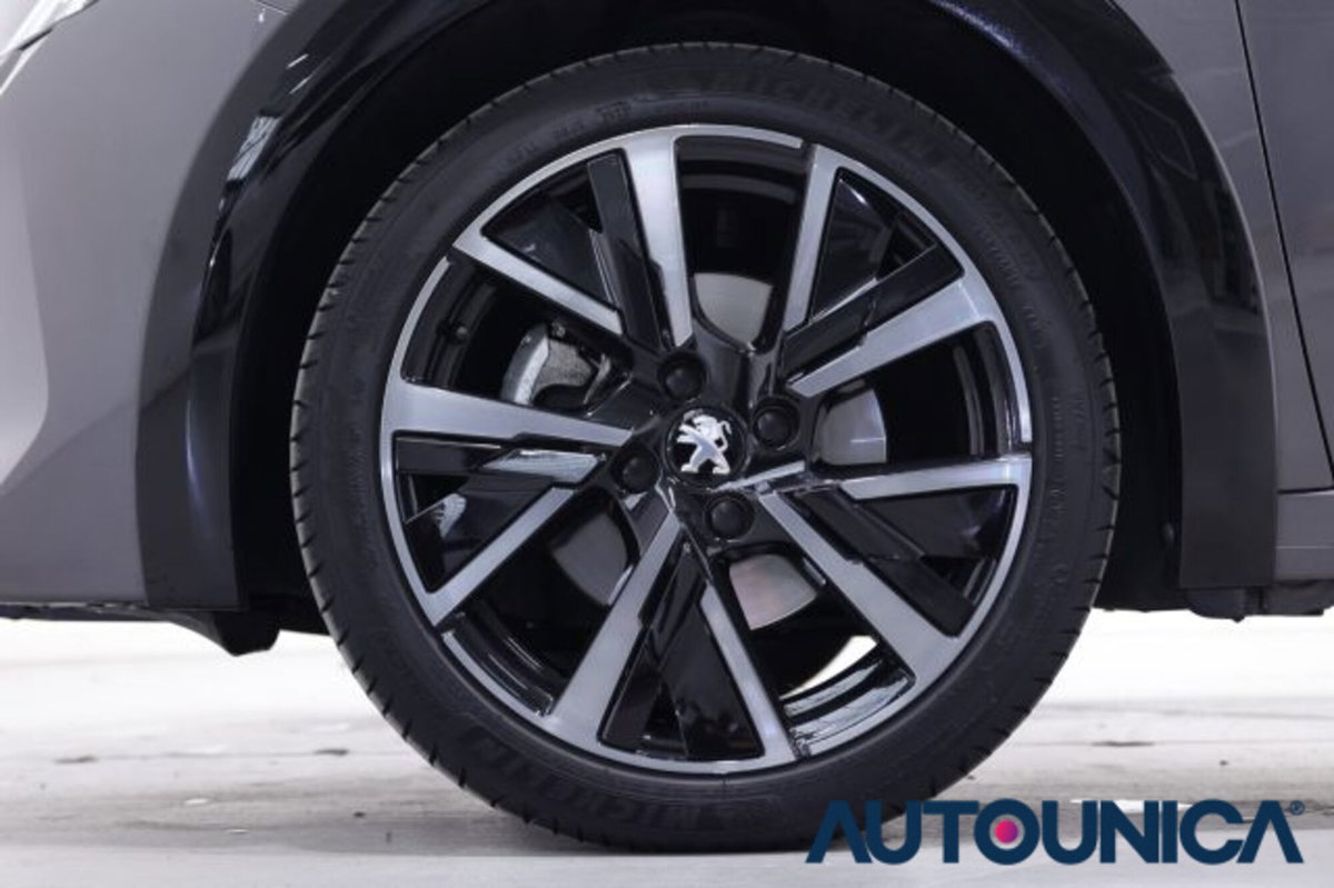 Peugeot 208 PureTech 130 Stop&Start EAT8 5 porte GT (14)